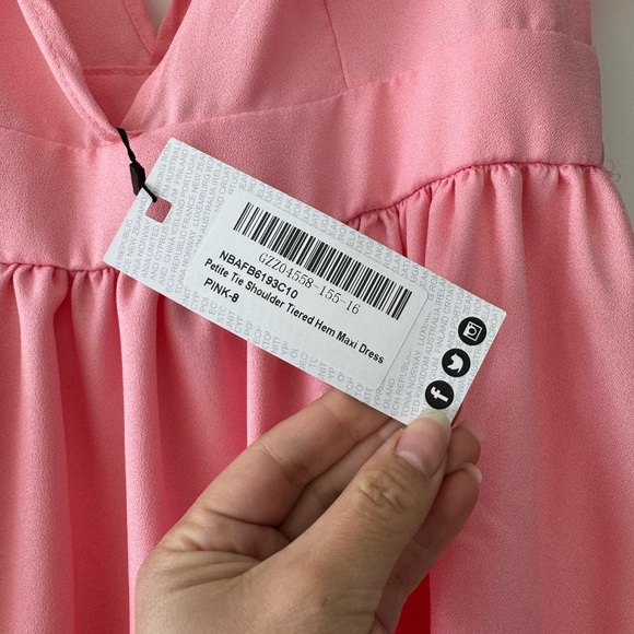 Boohoo Small maxi dress (petite 5’4 and under) - Picture 4 of 4